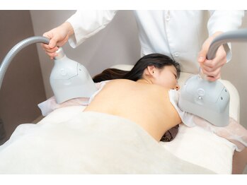 煌/ケースタイル(K-style)/二の腕の脂肪冷却