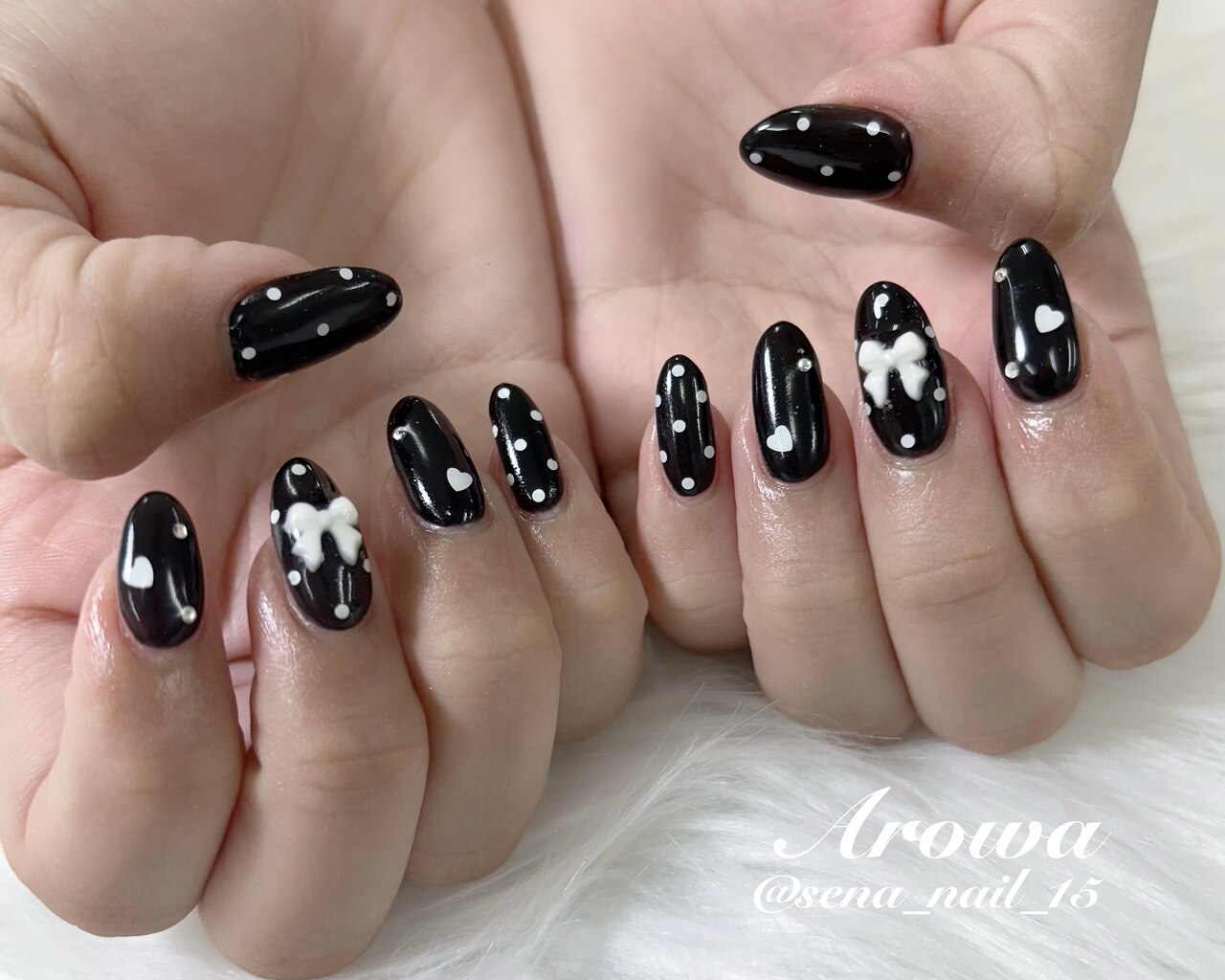 2025年-2026年冬トレンド】ブラック（黒）のネイルデザイン集｜人気順
