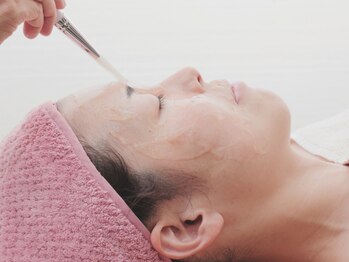 ラミーユ(La Miu)の写真/【椥辻徒歩５分】オールハンドで究極のエイジングケア♪顔筋をほぐし丁寧に引き上げゆるまない小顔を作る！