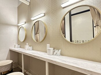 【シミ・ニキビ・毛穴専門店】Bell skin/パウダールームあり