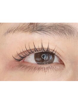 ナチュラル上品な目元にしたい