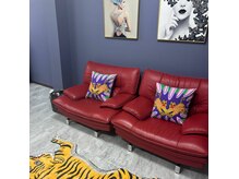 カメレオン(chameleon)の雰囲気(お友達等とお越しいただいた際にもお待ちいただくスペース有◎)