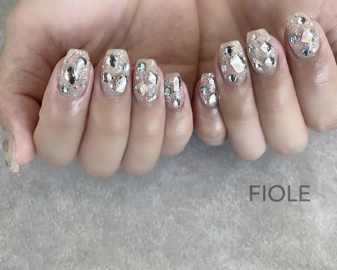 2025年-2026年冬トレンド】宝石箱のネイルデザイン集｜人気順