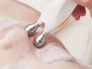 ルナ クレッシェンテ(Luna crescente)/肌の土台"表情筋"を鍛えるエステ