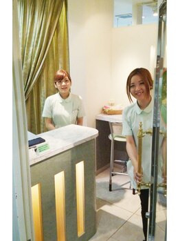 フットルーム プラナ 心斎橋店/お出迎え
