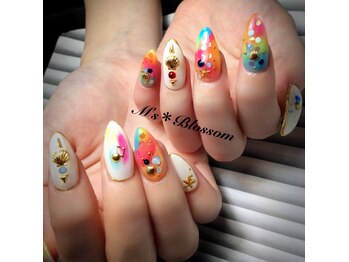 ネイルサロンアンドスクールエムズブロッサム(Nailsalon & school M's Blossom)/スカルプアート込コース