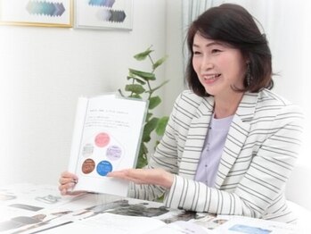 パーソナルカラー診断・骨格・顔タイプ・メイク Grand Color【グランドカラー】の写真/《30代以上が多くご来店◎》全員がハイスキル講師陣!各年代のイメコンが在籍!年齢に合った"あなたらしさ"を