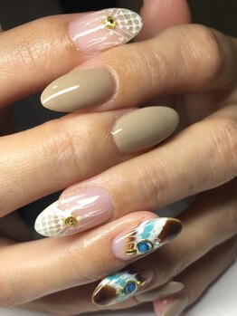 ファンシーローラ(Fancy Rola)/エスニックネイル