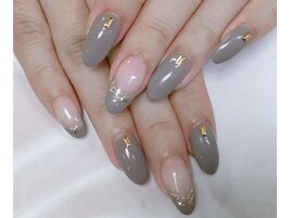 上品ネイル