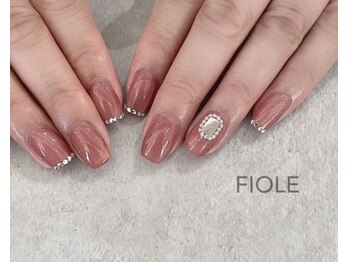 フィオル(FIOLE)/大人っぽネイル