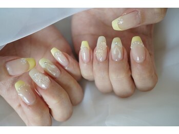 ネイル フライガール(nail FLY GIRL)/ミルキーイエロー×バラ