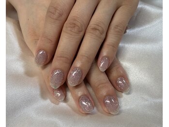 ステラ(Stella)の写真/オフィスネイルに上品なキラキラをプラス♪爪に優しいフィルインでワンカラーも美しく仕上げます!