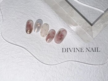 ディバイン ネイルズ(DIVINE NAILS)