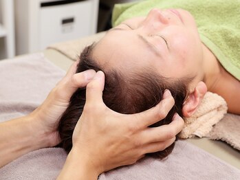 いまい整体院/施術シーン【1】