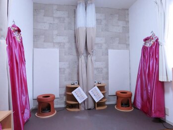 トゥナス(tunas)/３席あり。ご友人と一緒にどうぞ