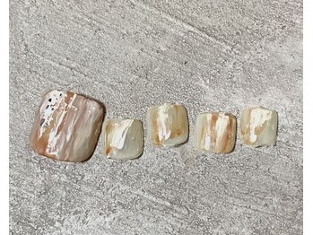 ネイルサロンアンドスクール ミュー(Nail Salon & school mieux)/《FOOTの季節♪》ニュアンス