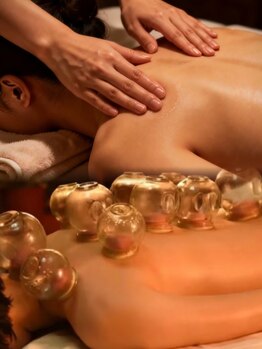 エイナミ/アロマオイル＋カッピング療法