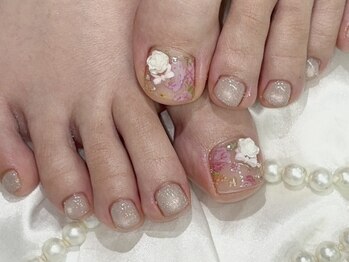 サンミーゴネイル 神戸店(Sunmego Nail)の写真/足元から輝く！花柄デザインで彩る、特別なフットネイル体験をあなたに◎