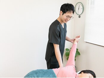 滝ノ水 さか整体院/大胸筋のストレッチ