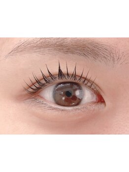 ナチュラル上品な目元にしたい