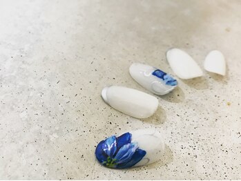 ネイルスミス(Nailsmith)/手描きブルーフラワー