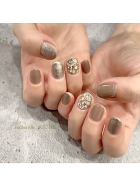 ベージュネイル