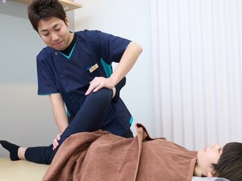 新高円寺駅前いわい接骨院 鍼灸院の写真/【男性歓迎】国家資格保有の実力派院長による整体！お疲れの体・首肩コリ・腰痛に◎強め圧もOK！