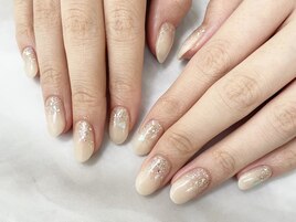 キラキラグラデーションネイル