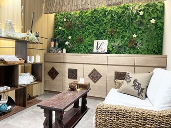 レディラックベイリゾート(Lady Luck BAY RESORT)の写真/人気のマオジェルも全色入荷♪大人可愛いネイルはお任せ下さい！お手元全体をキレイに♪