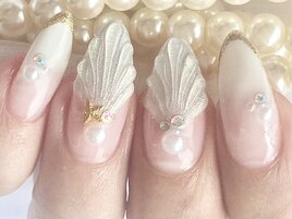 シェル白グラデーションネイル