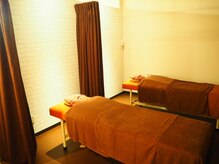 リファイン 渋谷 メガドンキ店の雰囲気（開放感のあるベットスペースもあり、保険施術、自賠責にも対応！）