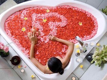 アジアンリラクゼーション ヴィラ 大橋店(asian relaxation villa)/癒しの島バリ島：フラワーバス