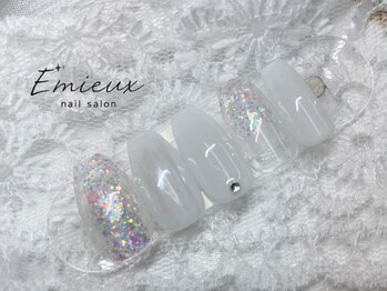 エミュー(Emieux)/ホワイトホロラメ