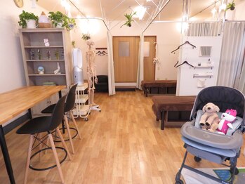 整体タナゴコロ/店内２