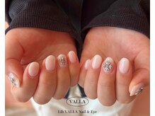 リブヴァラ(Lib Valla)/クロムハーツ風ネイル/白ネイル