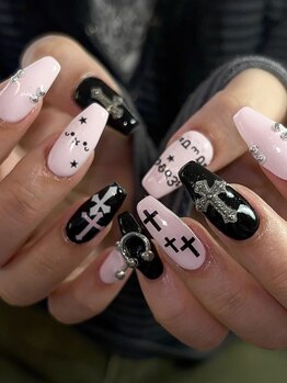 ウズ(UZU)/絵文字ネイル