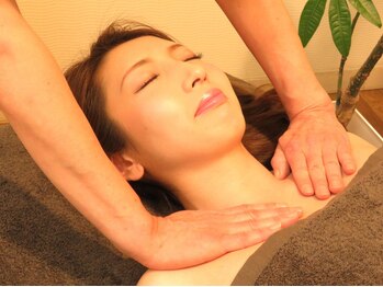 癒しのサロン ラクーニ/デコルテのリンパデトックス