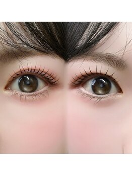 レア(LE’A)/左右差　まつ毛パーマ