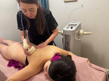 メディカル整体院/ハイパーシェイプで老廃物を促進