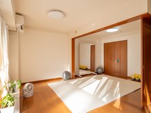 【ダイエット/姿勢・肩こり改善】パーソナルジムよりそいのの雰囲気（日差しが心地よい運動スペース）