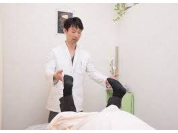 いわさ整体整骨院の写真/【お仕事終わりの方にも♪】本気で姿勢改善したい方へ!施術歴19年のプロによる施術で細かい悩みもサポート