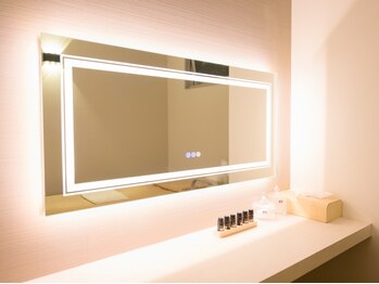 エイチ アンド ビー(H&B)/メイク直しスペースも♪