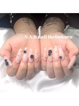 エヌエービー(N.A.B.)/薔薇ネイル