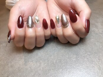 ネイルアイルーム トテ(tote.)/ボルドーネイル