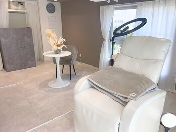 ジョリー(JOLi)の写真/人見知りでも安心の完全個室♪周りを気にせずリラックスいただけます◎思わず鏡を見たくなるお目元へ☆