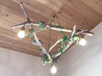 ごえん 四日市店/天井の照明