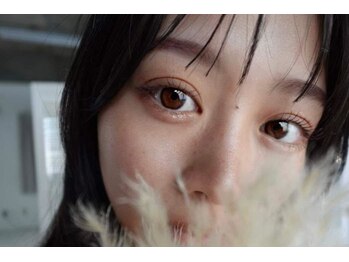 ロレインブロウ 広島店の写真/やり過ぎず透明感や抜け感を施し、貴方の持つ素材を生かした目元になれる眉毛Wax×パリジェヌ¥9800