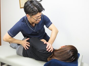 ヘルック/骨盤の骨格矯正。腰痛に