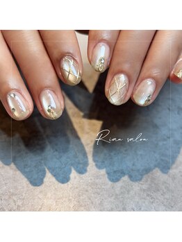 リアンサロン(Rian salon)の写真/日常に溶け込む至高のシンプル。肌を美しく魅せるオーダーメイドの指先