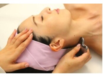 オリファインサンサン(Orefine33)/首元のこわばりをほぐします♪